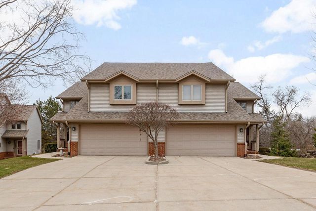 512 Frederick COURT, Oconomowoc, WI 53066