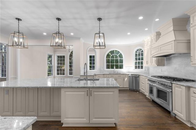 2560 Hamptons Run, Alpharetta, GA 30005