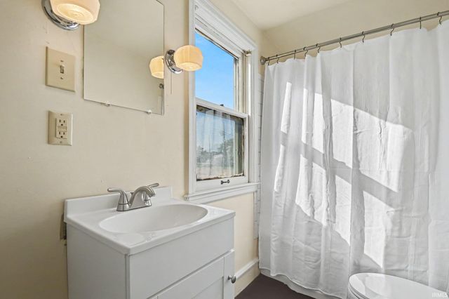 1321 Leeper Avenue, South Bend, IN 46617