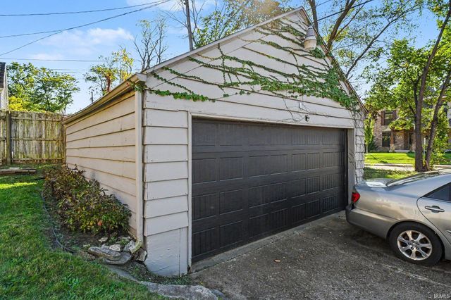 1321 Leeper Avenue, South Bend, IN 46617