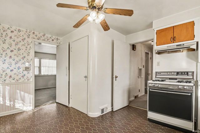 1321 Leeper Avenue, South Bend, IN 46617