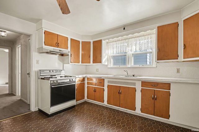 1321 Leeper Avenue, South Bend, IN 46617