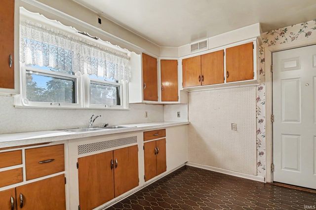 1321 Leeper Avenue, South Bend, IN 46617