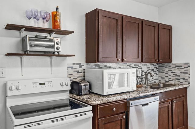 2511 Whitney Street B, Houston, TX 77006