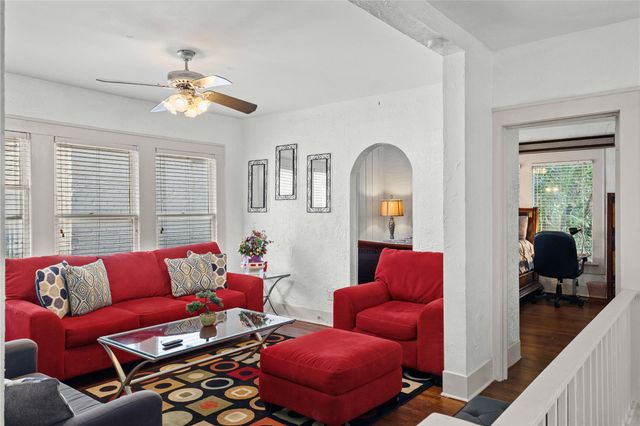 2511 Whitney Street B, Houston, TX 77006