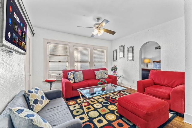 2511 Whitney Street B, Houston, TX 77006