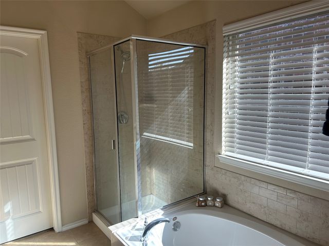 217 Villanova Drive, Van Alstyne, TX 75495