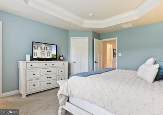 211 ONTARIO DR, Falling Waters, WV 25419