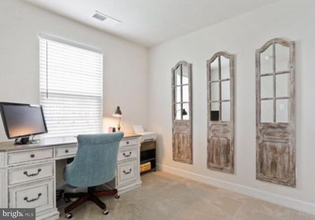 211 ONTARIO DR, Falling Waters, WV 25419