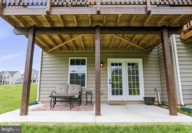 211 ONTARIO DR, Falling Waters, WV 25419