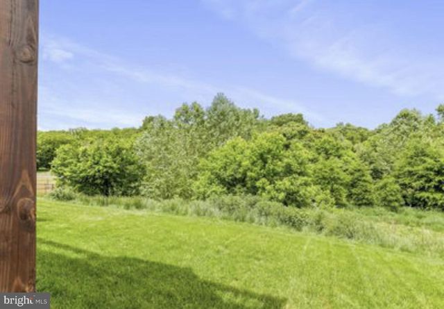211 ONTARIO DR, Falling Waters, WV 25419