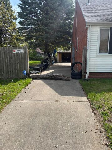 18968 Blackmoor Street, Detroit, MI 48234