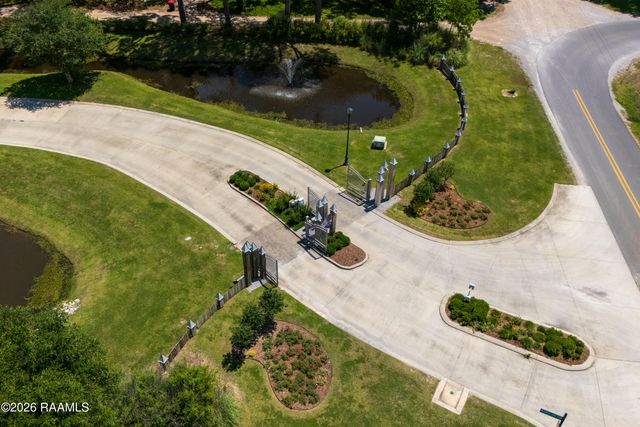 214 Hammer Lake Run, Youngsville, LA 70518