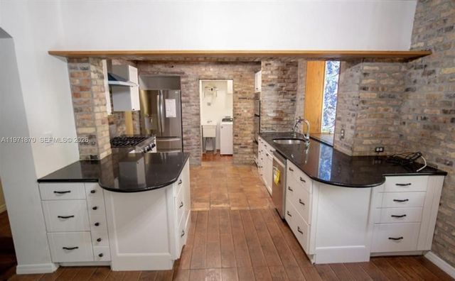 3050 Alton Rd, Miami Beach, FL 33140