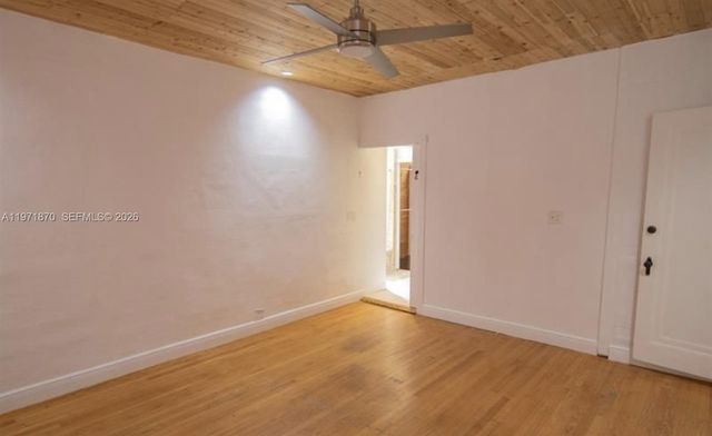 3050 Alton Rd, Miami Beach, FL 33140