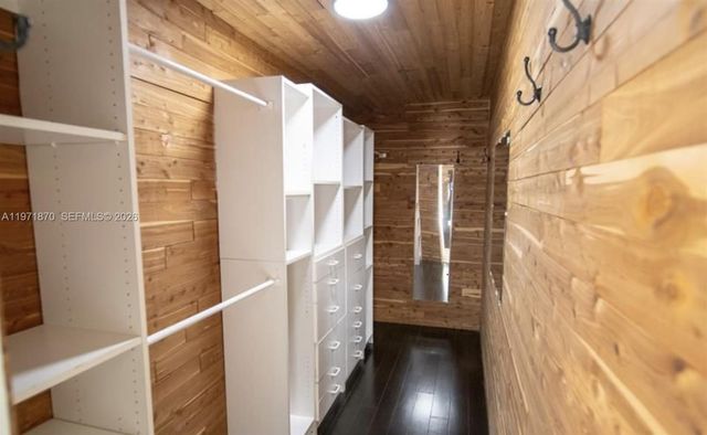 3050 Alton Rd, Miami Beach, FL 33140