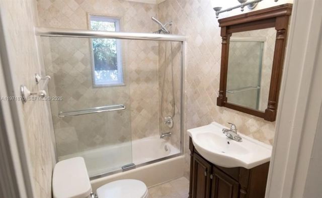 3050 Alton Rd, Miami Beach, FL 33140