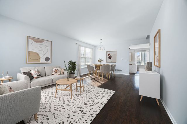 579 W CALDWELL Drive, Round Lake, IL 60073