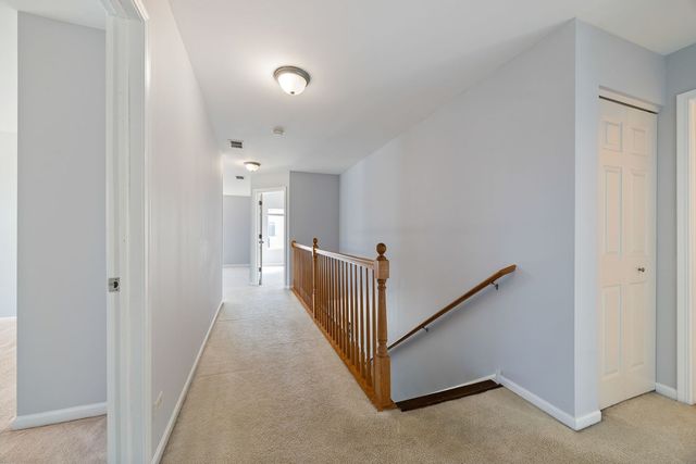 579 W CALDWELL Drive, Round Lake, IL 60073