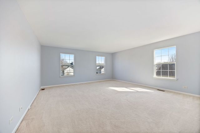 579 W CALDWELL Drive, Round Lake, IL 60073