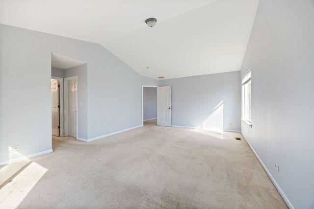 579 W CALDWELL Drive, Round Lake, IL 60073