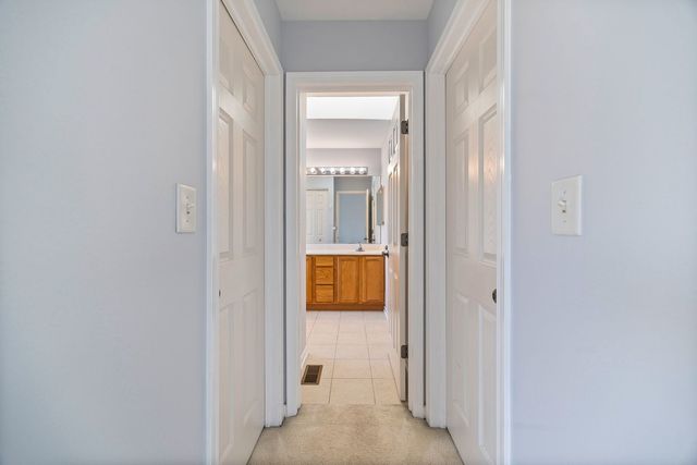 579 W CALDWELL Drive, Round Lake, IL 60073