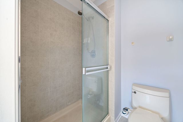 579 W CALDWELL Drive, Round Lake, IL 60073