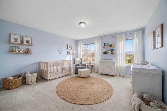 579 W CALDWELL Drive, Round Lake, IL 60073