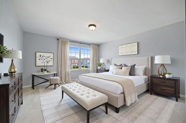 579 W CALDWELL Drive, Round Lake, IL 60073