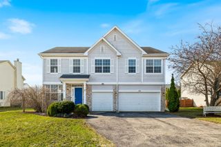 579 W CALDWELL Drive, Round Lake, IL 60073