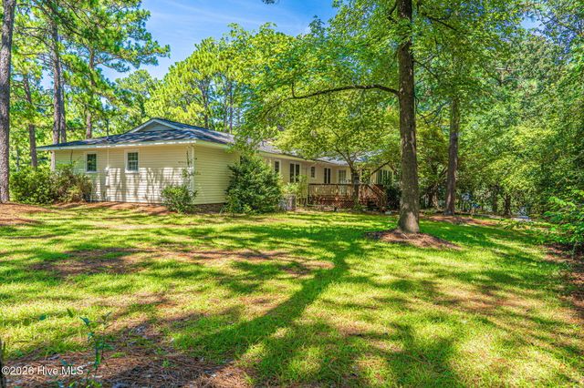 300 Midlothian Drive, Southern Pines, NC 28387