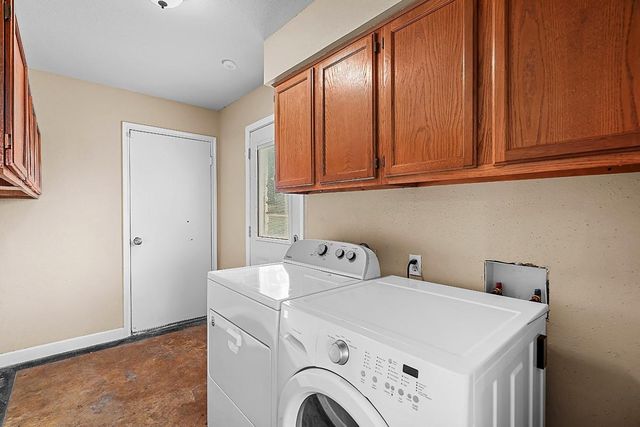 102 Rocky Creek RD, Dripping Springs, TX 78620
