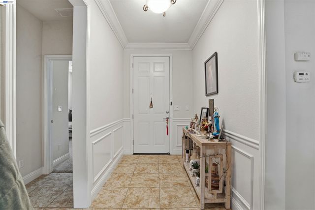 2336 Shadow Berry Dr, Manteca, CA 95336