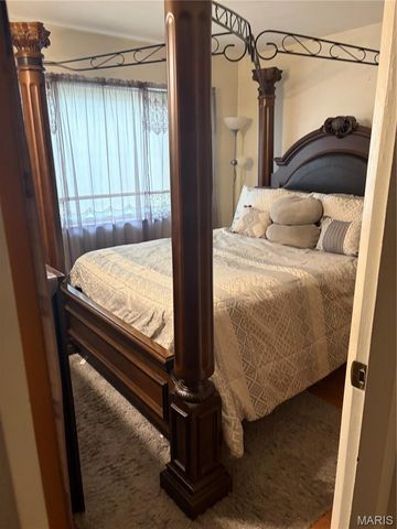 1360 Nashua Drive, Florissant, MO 63033