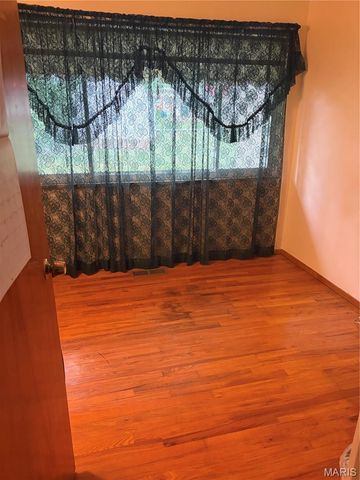 1360 Nashua Drive, Florissant, MO 63033