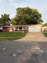 1360 Nashua Drive, Florissant, MO 63033