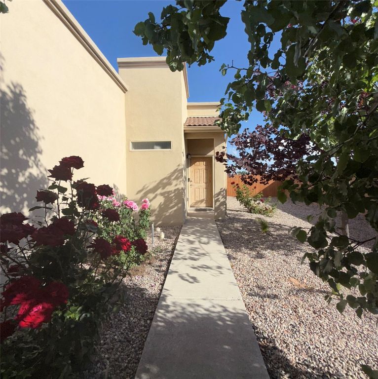 5858 Rojo Caliente, Santa Fe, NM 87507