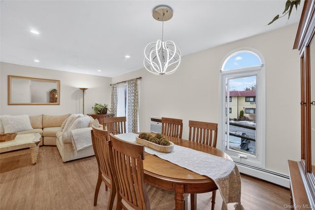 18 Granada Crescent 14, White Plains, NY 10603