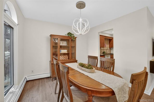 18 Granada Crescent 14, White Plains, NY 10603