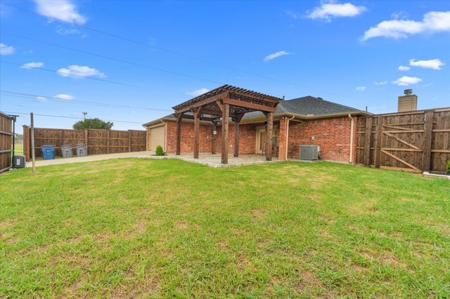 602 Hearthstone Drive, Lancaster, TX 75146