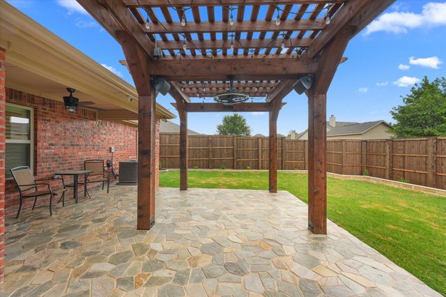 602 Hearthstone Drive, Lancaster, TX 75146