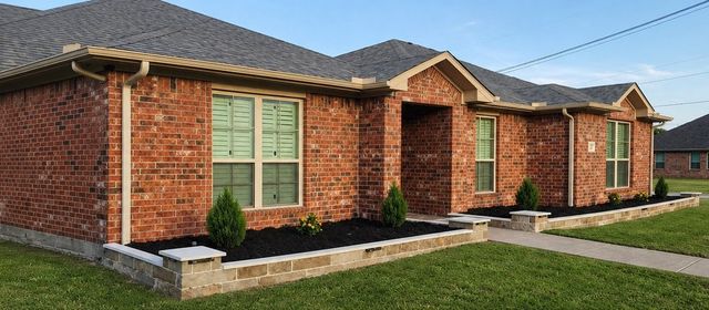 602 Hearthstone Drive, Lancaster, TX 75146