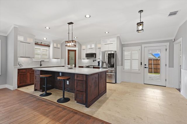 602 Hearthstone Drive, Lancaster, TX 75146