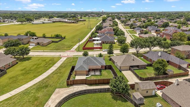 602 Hearthstone Drive, Lancaster, TX 75146