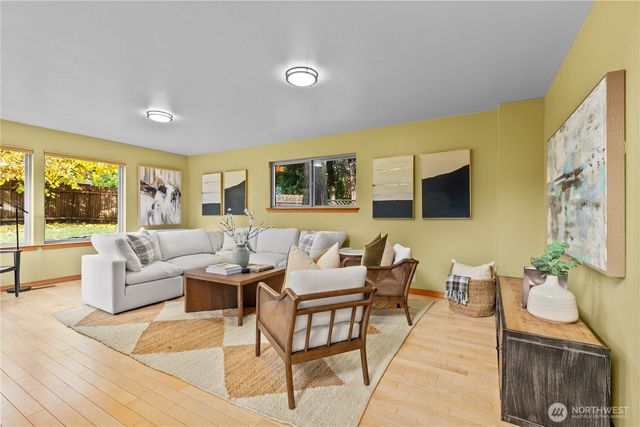 14808 84th Avenue NE, Kenmore, WA 98028