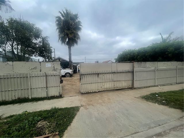 1143 W 101st, Los Angeles, CA 90044
