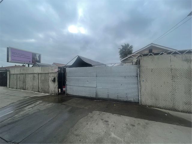 1143 W 101st, Los Angeles, CA 90044