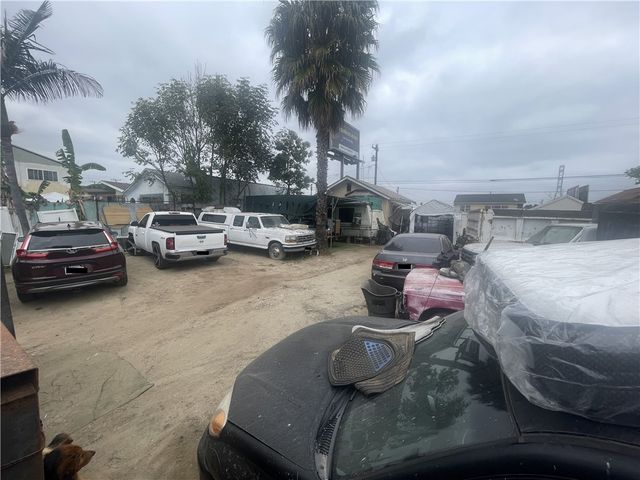 1143 W 101st, Los Angeles, CA 90044