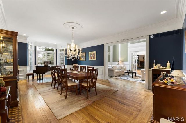 14 Ballantrae Court, Frontenac, MO 63131