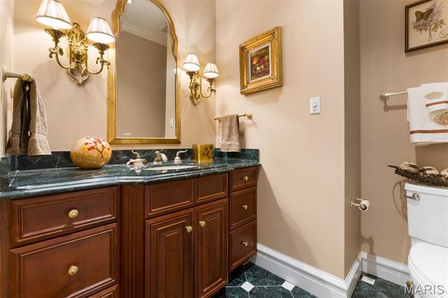 14 Ballantrae Court, Frontenac, MO 63131